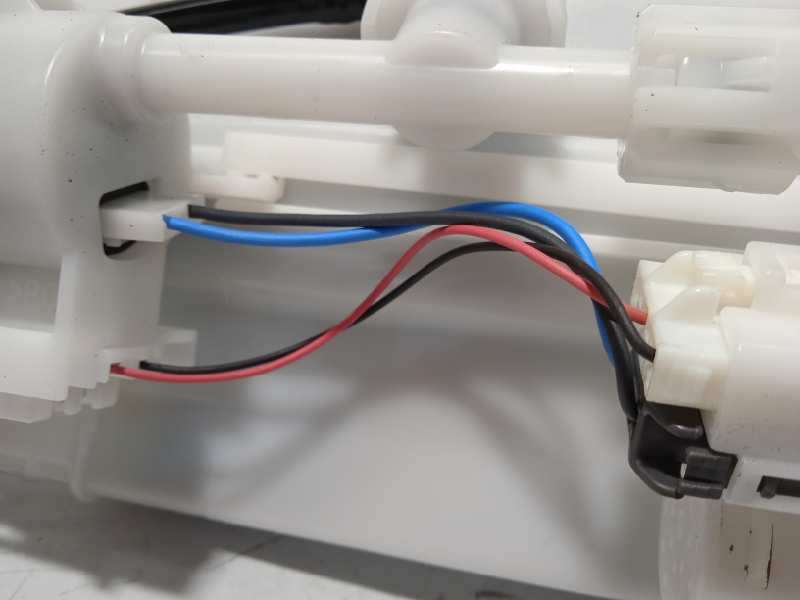 Recambio de bomba combustible para toyota yaris active referencia OEM IAM 777040D070 3