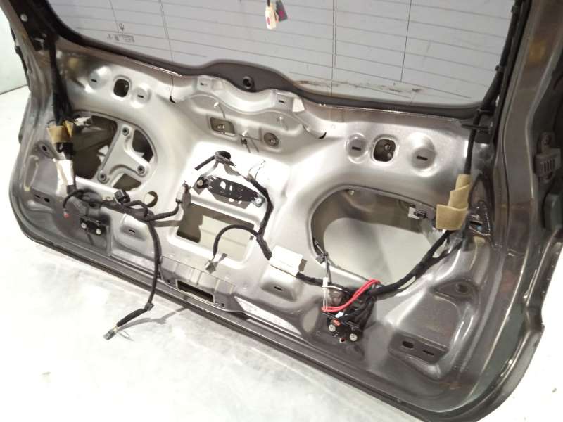 Recambio de porton trasero para maserati levante suv (m161) 3.0 d q4 referencia OEM IAM 673005572 8
