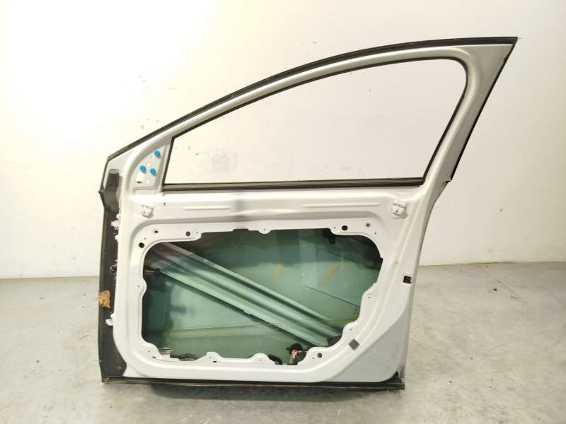 Recambio de puerta delantera derecha para volvo v40 hatchback (525) d2 referencia OEM IAM 32321019 - Blanco 5