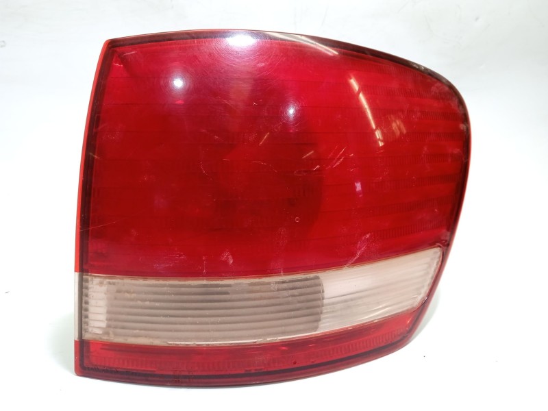 PILOTO TRASERO DERECHO 8155144090 