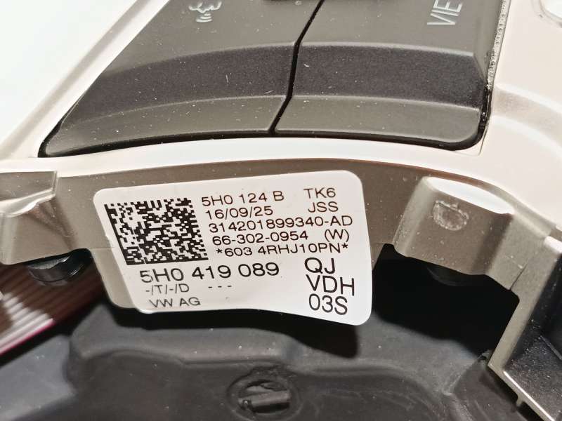 Recambio de volante para volkswagen tiguan 2,0 tig referencia OEM IAM 5H0419089QJVDH 6