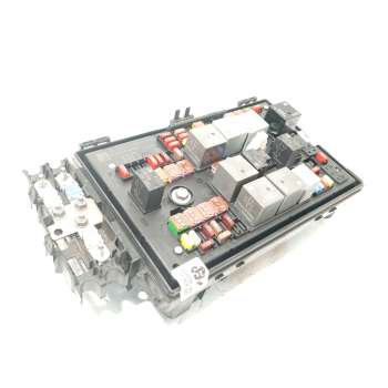 CAJA RELES / FUSIBLES 13368644 