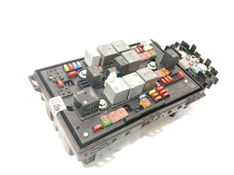 Recambio de caja reles / fusibles para opel zafira tourer c (p12) 2.0 cdti (75) referencia OEM IAM 13368644 - Negro 2