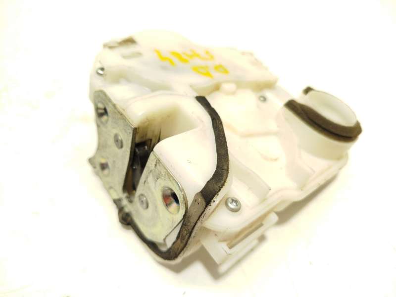 CERRADURA PUERTA DELANTERA DERECHA 5715A728 