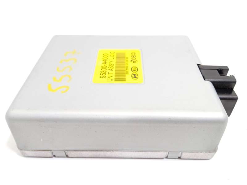 Recambio de modulo electronico para kia carens iv 1.7 crdi referencia OEM IAM 95300A4000 - Blanco 3