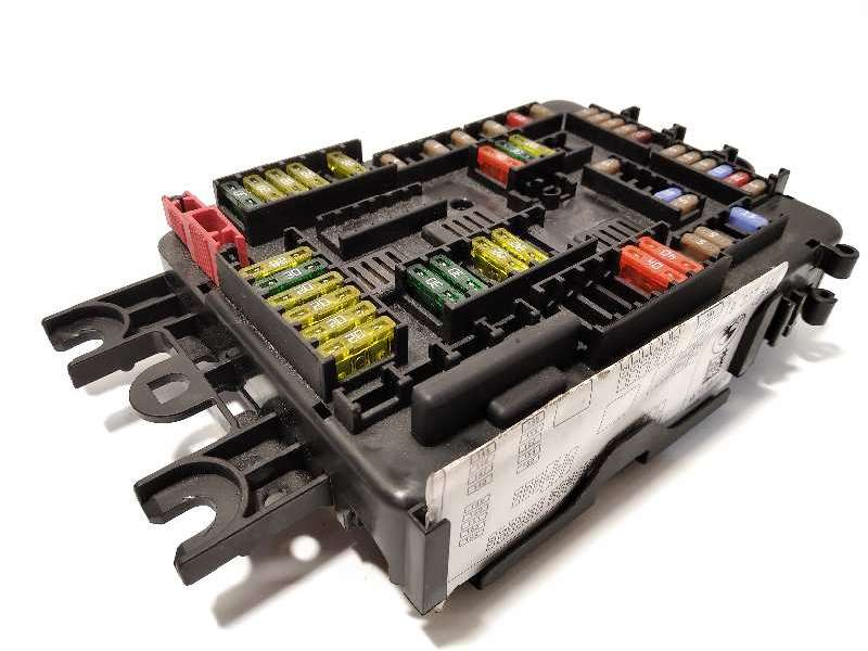 Recambio de caja reles / fusibles para bmw serie 4 gran coupe (f36) 2.0 referencia OEM IAM 61149337880 - Blanco 2