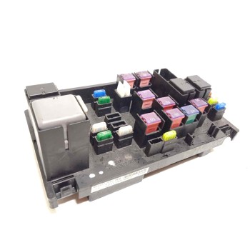 CAJA RELES / FUSIBLES 82241FJ050 