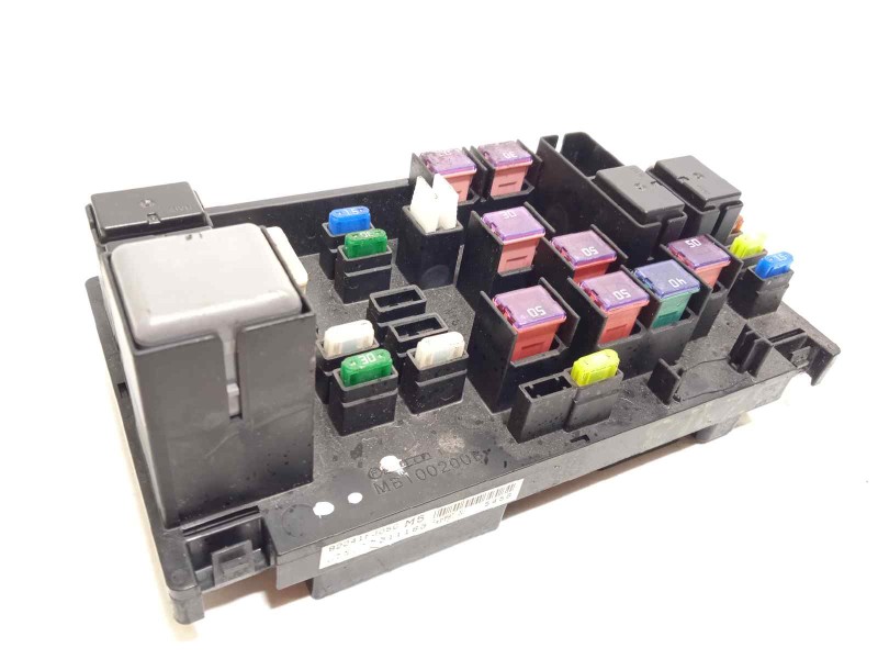 CAJA RELES / FUSIBLES 82241FJ050 