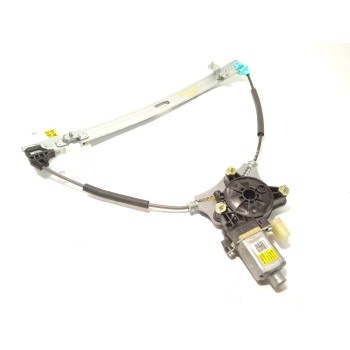 ELEVALUNAS DELANTERO DERECHO 82460H8000 