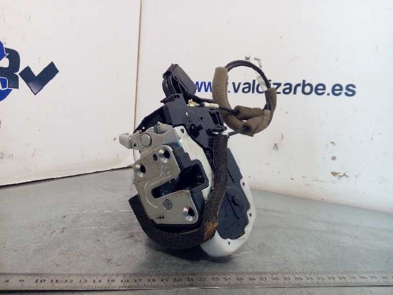 CERRADURA PUERTA TRASERA DERECHA 825006FR0A 