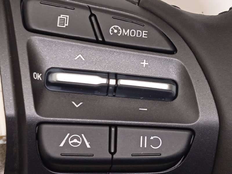 Recambio de volante para hyundai kona 1.0 tgdi cat referencia OEM IAM 56100J9GN0TRY - Blanco 2