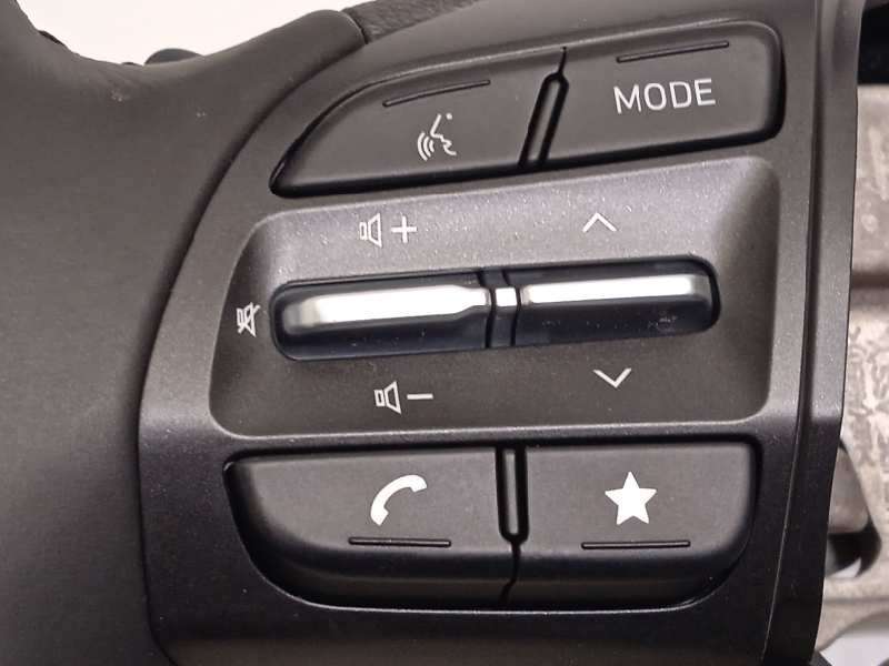 Recambio de volante para hyundai kona 1.0 tgdi cat referencia OEM IAM 56100J9GN0TRY - Blanco 3