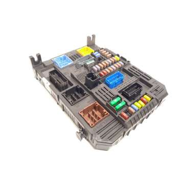 CAJA RELES / FUSIBLES 9819851380 28550133 1663368880
