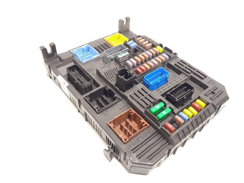 CAJA RELES / FUSIBLES 9819851380 28550133 1663368880