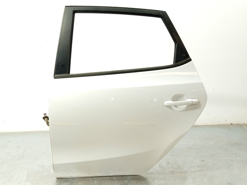 PUERTA TRASERA IZQUIERDA 770032R010 
