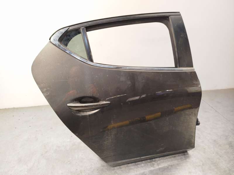 Recambio de puerta trasera derecha para mazda 3 hatchback (bp) 2.0 skyactiv-g m hybrid referencia OEM IAM BCY07202XE - Gris 2