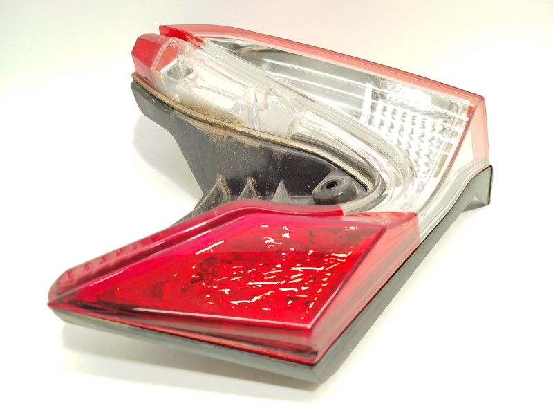 PILOTO TRASERO DERECHO INTERIOR 81581F4010 