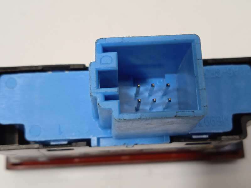 Recambio de warning para volkswagen t-roc advance referencia OEM IAM 2GA953509 - Blanco 3