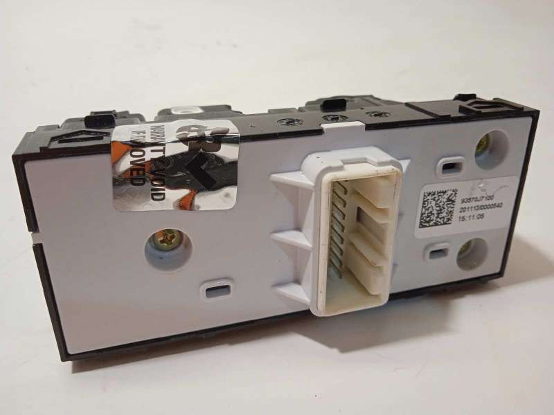 Recambio de mando elevalunas delantero izquierdo para kia xceed edrive phev referencia OEM IAM 93570J7100  93570J7100WK 4