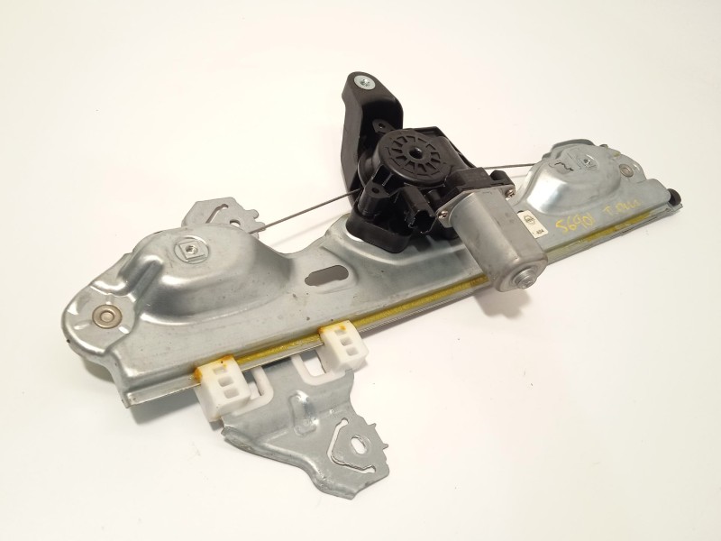 ELEVALUNAS TRASERO DERECHO 827003ZL0A 