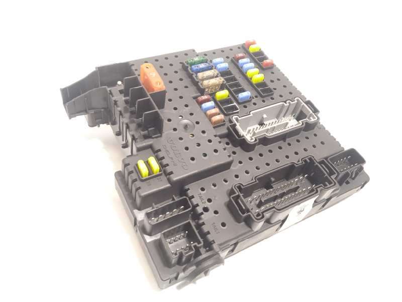 CAJA RELES / FUSIBLES 30728512 28017881