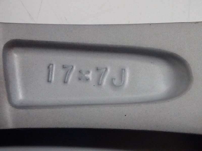 Recambio de llanta para lexus ct 200h referencia OEM IAM 4261176280 5