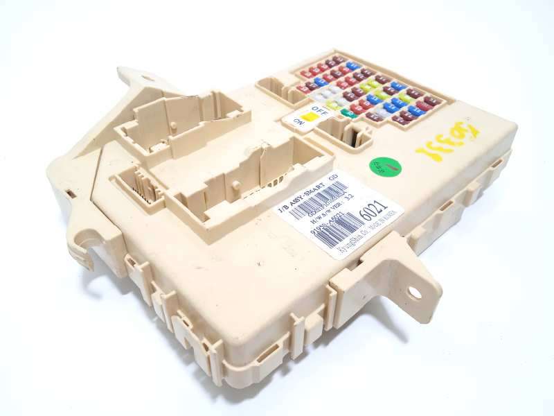 Recambio de caja reles / fusibles para hyundai i30 (gd) classic referencia OEM IAM 91950A6021 - Blanco 2