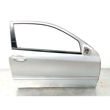 PUERTA DELANTERA DERECHA A2037200605 