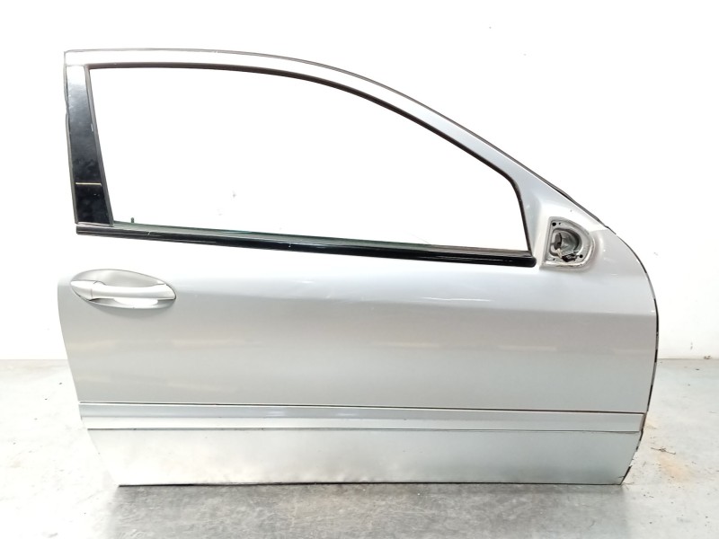 PUERTA DELANTERA DERECHA A2037200605 