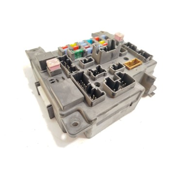 CAJA RELES / FUSIBLES 8637A318 L8637001A