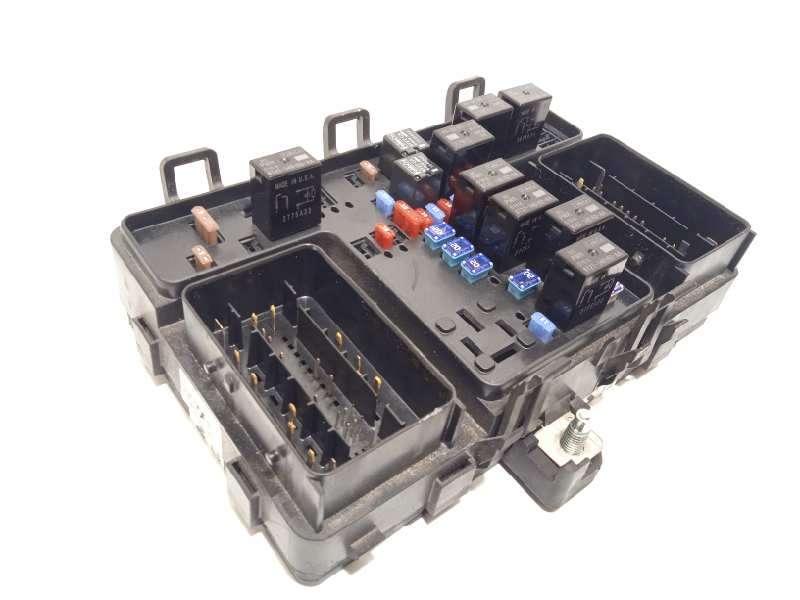 CAJA RELES / FUSIBLES FG9T14A067PB 1909001 