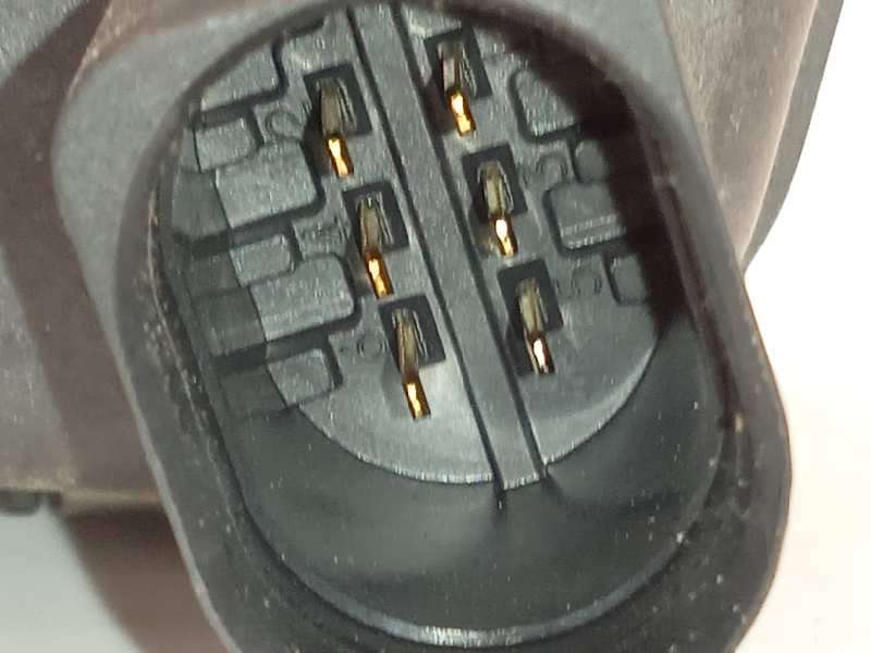 Recambio de caja mariposa para skoda octavia lim. (5e3) 1.5 16v tsi act referencia OEM IAM 04E133062Q - Negro 5