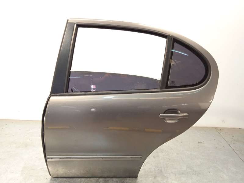 PUERTA TRASERA IZQUIERDA 1M0833055L 1M0833055M 