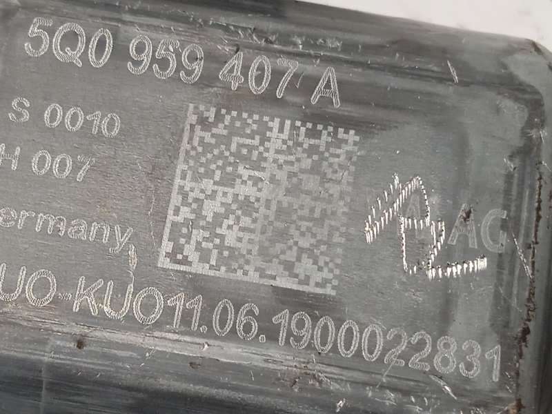 Recambio de elevalunas trasero izquierdo para skoda octavia lim. (5e3) 1.5 16v tsi act referencia OEM IAM 5E0839461  5Q0959407A - Negro 4