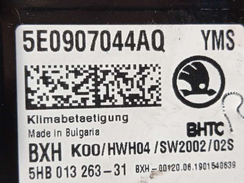 Recambio de mando climatizador para skoda octavia lim. (5e3) 1.5 16v tsi act referencia OEM IAM 5E0907044AQ 5E0907044AQYMS 5HB01 - Negro 4