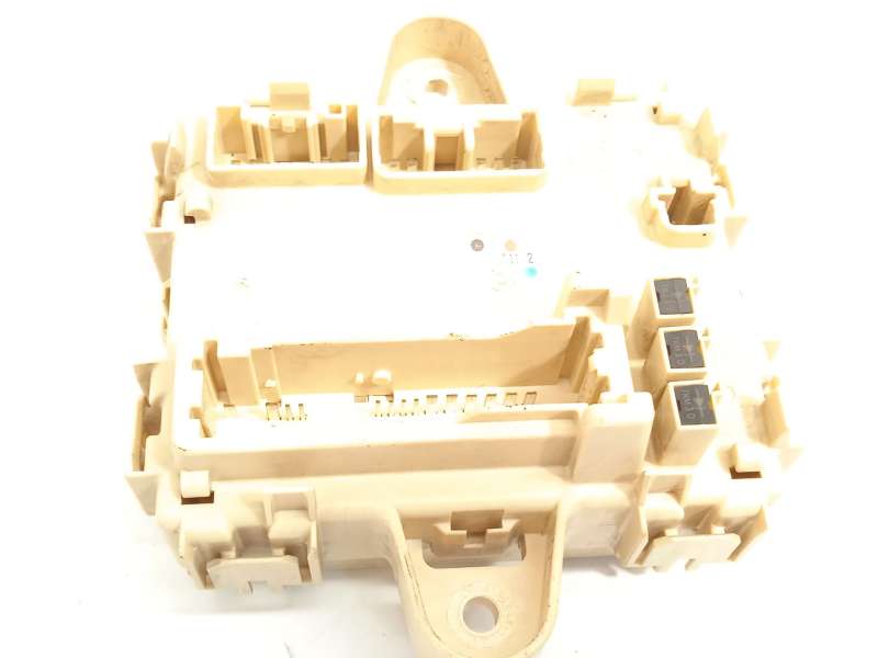 Recambio de caja reles / fusibles para lexus rx (_u3_) 400h (mhu38_) referencia OEM IAM 8267048060 - Gris 2