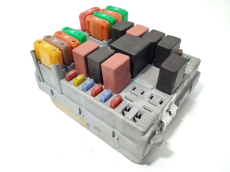 CAJA RELES / FUSIBLES 51799849 