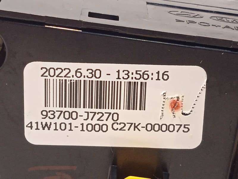 Recambio de mando multifuncion para kia xceed 1.0 tgdi cat referencia OEM IAM 93700J7270 - Blanco 5