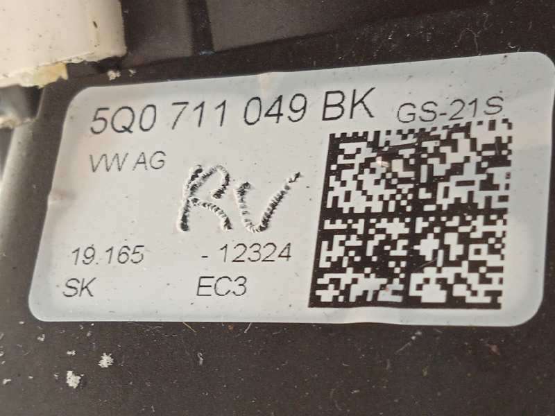 Recambio de palanca cambio para skoda octavia lim. (5e3) 1.5 16v tsi act referencia OEM IAM 5Q0711049BK - Negro 4