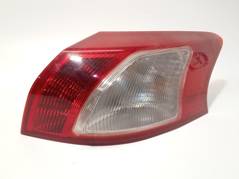 PILOTO TRASERO DERECHO 8330A278 