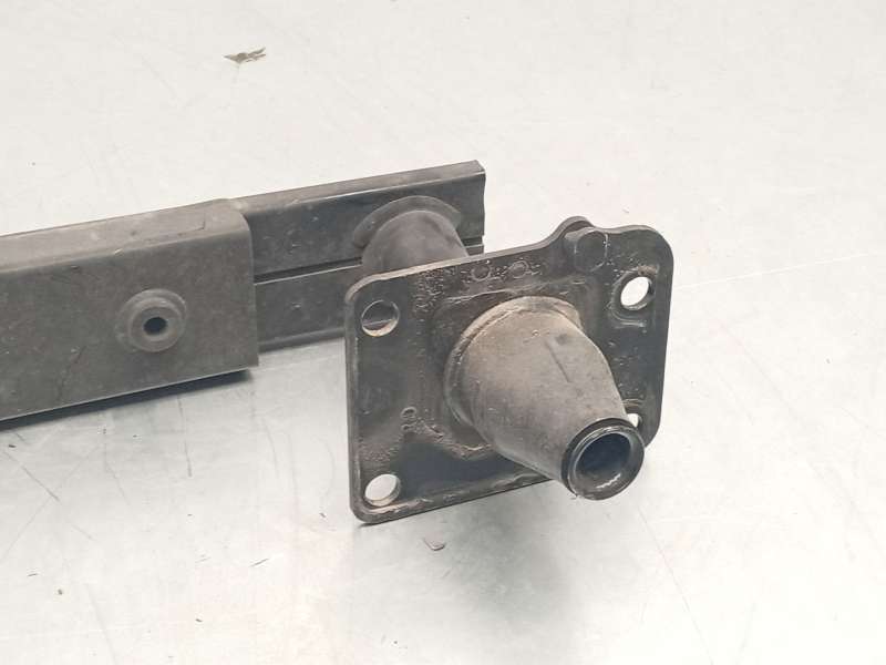 Recambio de refuerzo paragolpes delantero para peugeot 5008 (0u_, 0e_) 1.6 bluehdi 120 referencia OEM IAM 7104LE 3