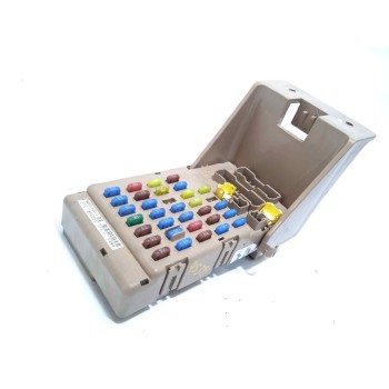 CAJA RELES / FUSIBLES 82201AG010 