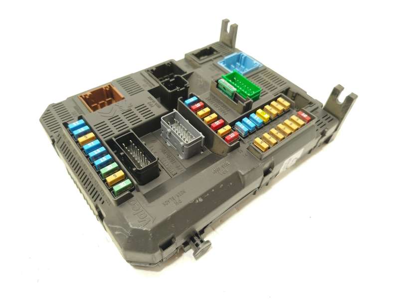 Recambio de caja reles / fusibles para peugeot 208 i (ca_, cc_) 1.2 vti 82 referencia OEM IAM 9819849680 1631852680 - Blanco 3