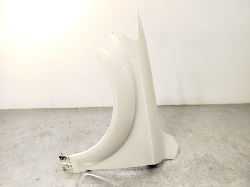 ALETA DELANTERA IZQUIERDA 4L0821101 