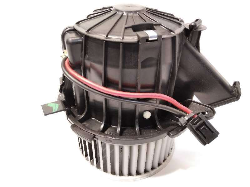 Recambio de motor calefaccion para audi a4 berlina (8w2) 2.0 16v tdi referencia OEM IAM 8T1820021 - Blanco 2