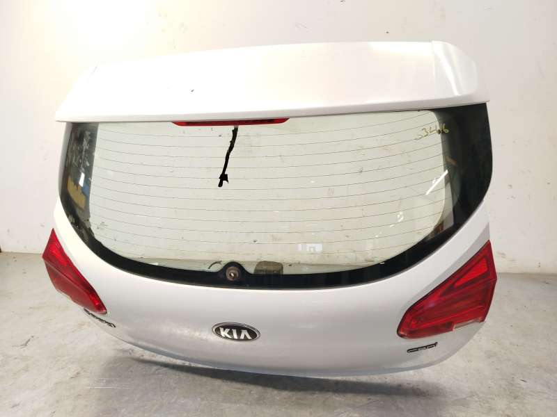 Recambio de porton trasero para kia cee'd 1.4 crdi cat referencia OEM IAM 73700A2000 - Blanco 3