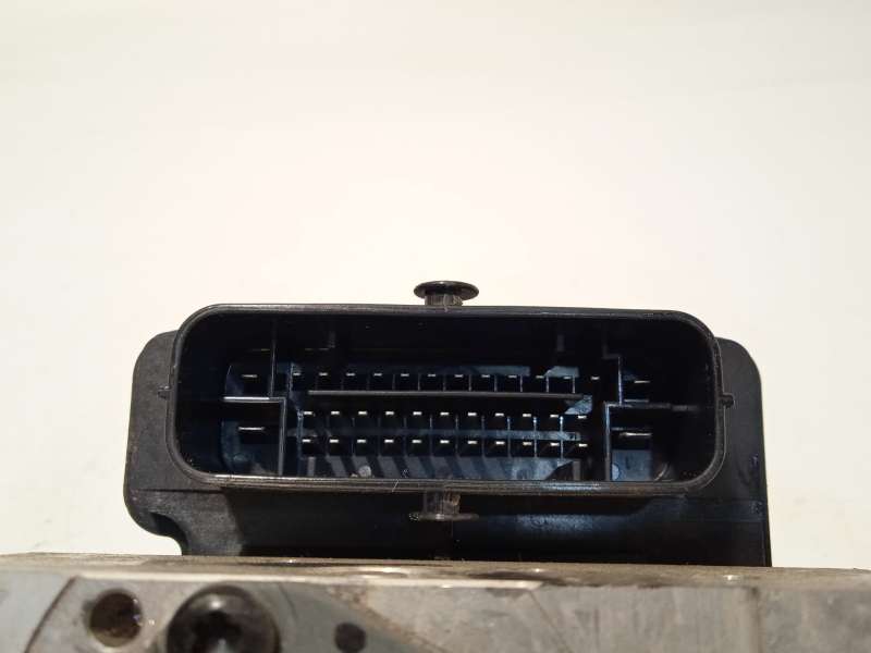 Recambio de abs para kia cee'd 1.4 crdi cat referencia OEM IAM 58920A2210 6158945200 A258920500 - Blanco 4