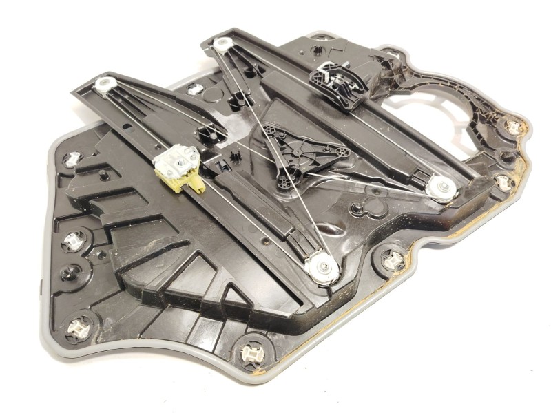 ELEVALUNAS DELANTERO DERECHO L1TBS23200CH L1TB14A389BE 