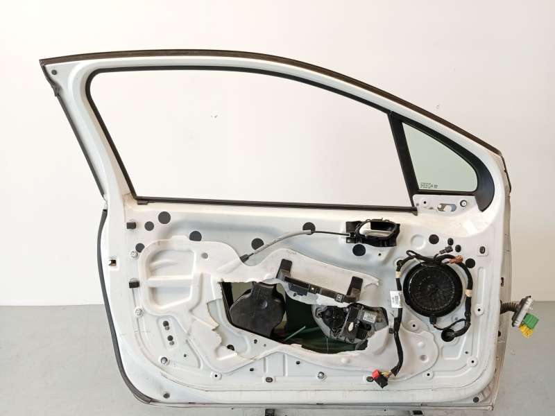 Recambio de puerta delantera izquierda para peugeot 208 i (ca_, cc_) 1.2 vti 82 referencia OEM IAM 9805822580 - Blanco 4
