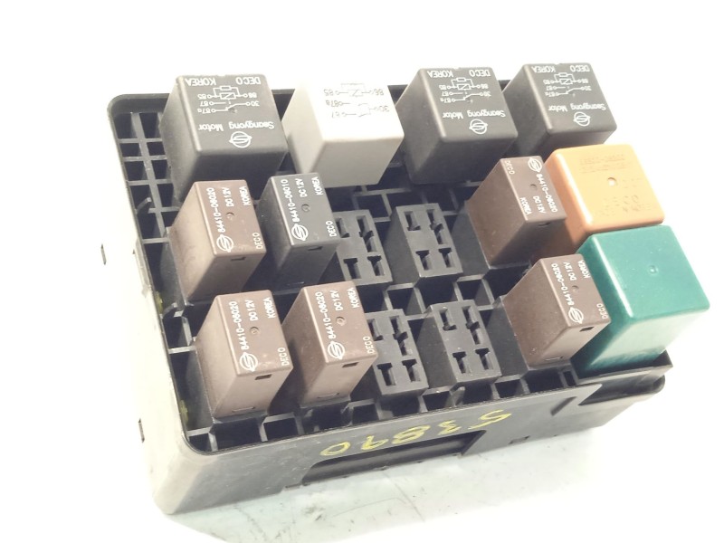 CAJA RELES / FUSIBLES 8210108J72 